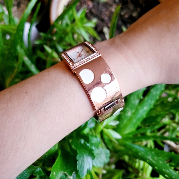 Classic BT Polka Dot Rose Gold Roman Numerals Rhinestone Watch - Picture 7 of 9